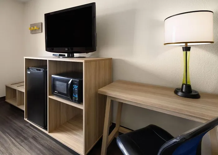 Super 8 By Wyndham South Boston Va