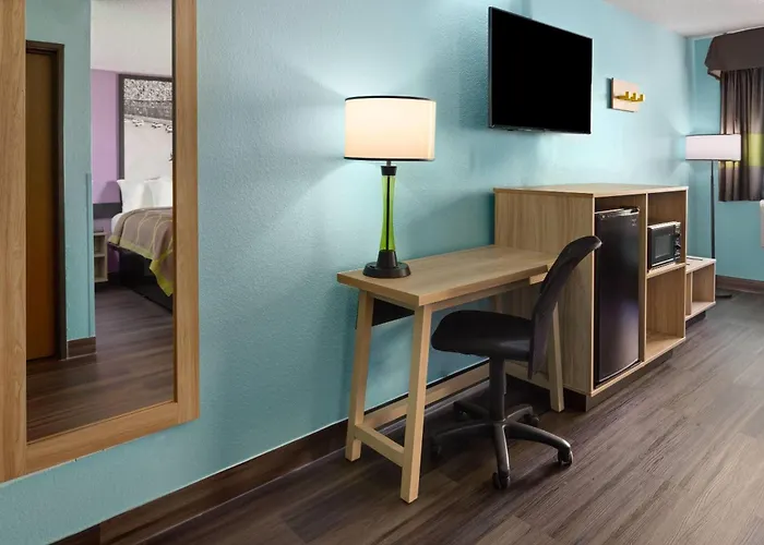 Super 8 By Wyndham South Boston Va
