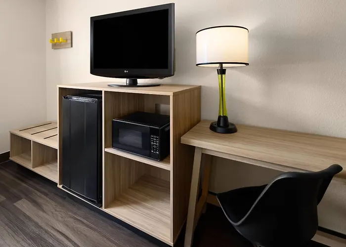 Super 8 By Wyndham South Boston Va