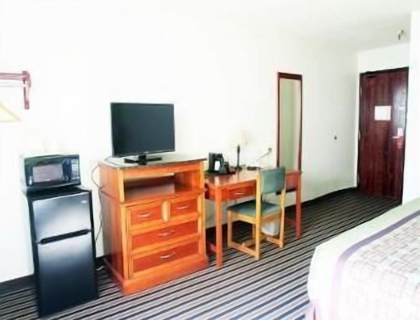 Super 8 By Wyndham Va