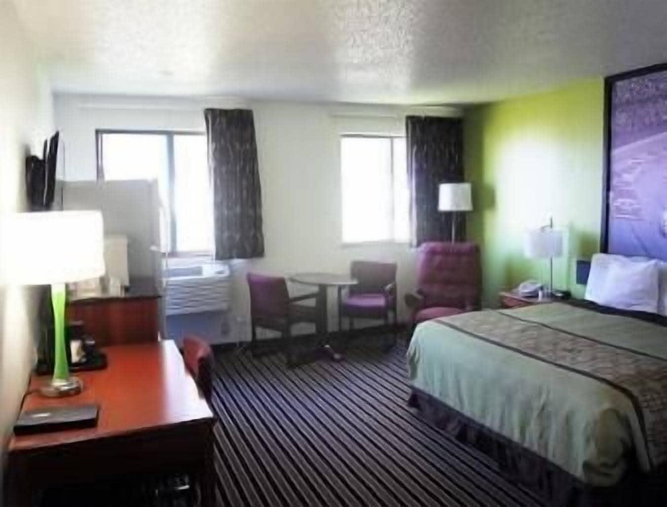 Super 8 By Wyndham Va South Boston