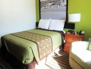 Super 8 By Wyndham Va Motel