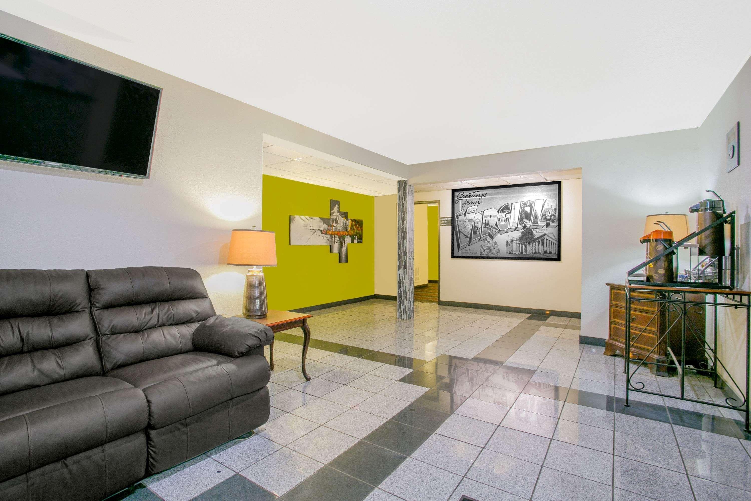 Super 8 By Wyndham Va 2*