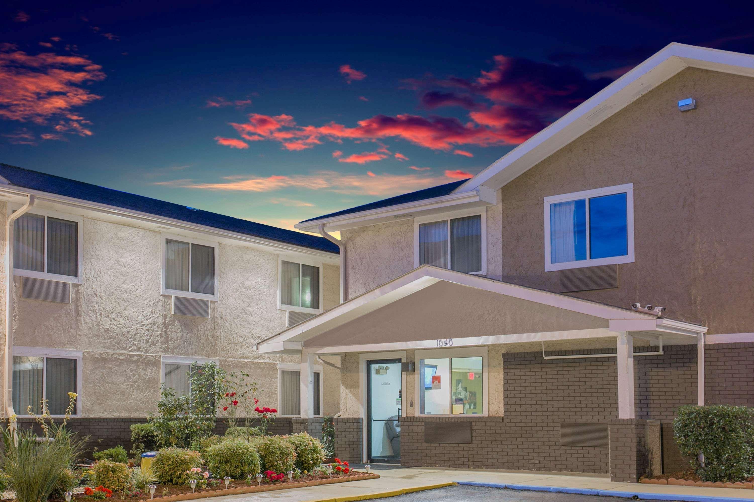 Super 8 By Wyndham Va