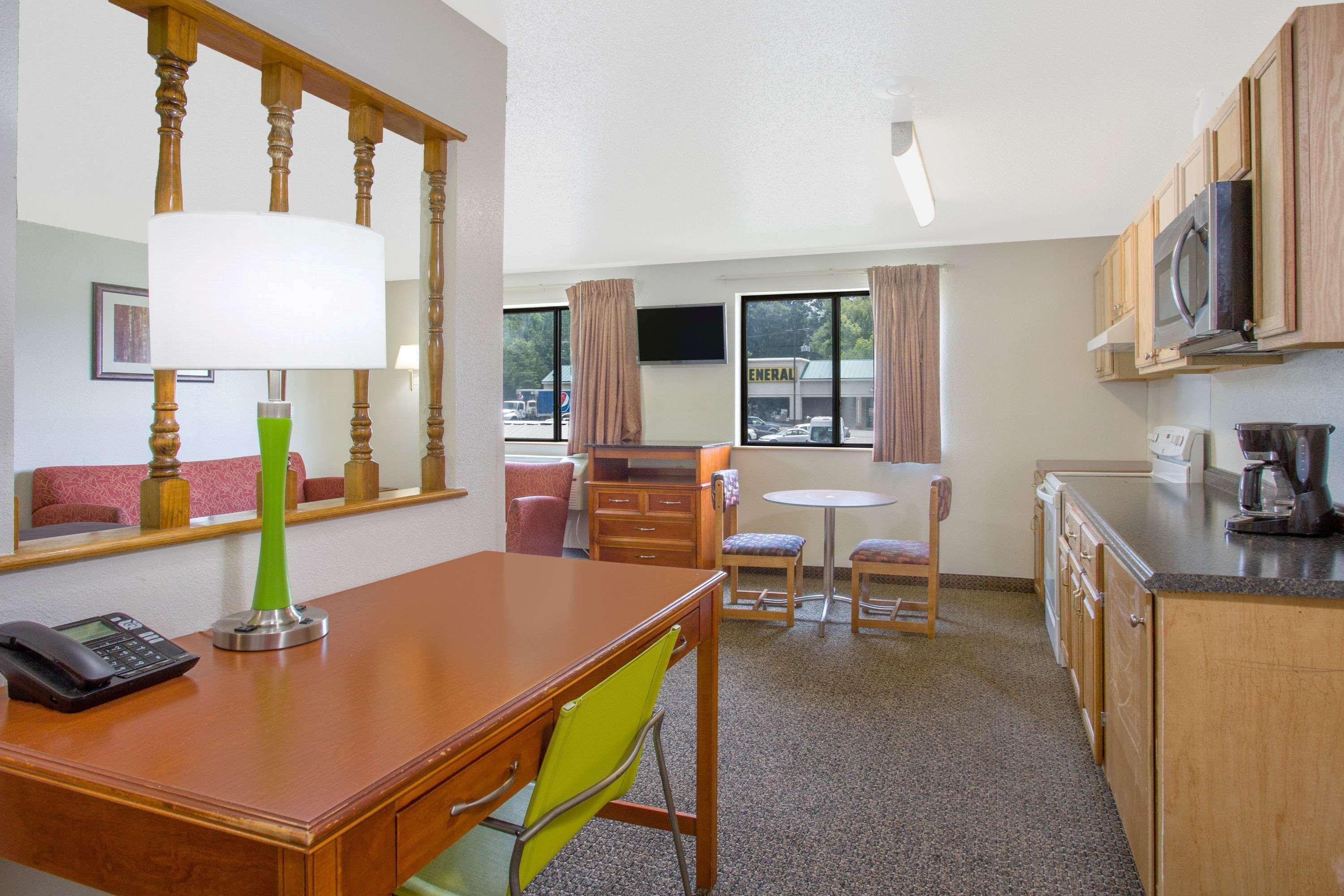 Motel Super 8 By Wyndham Va 2*