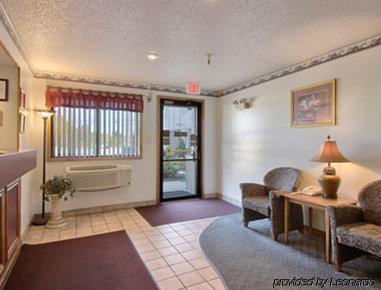 Super 8 By Wyndham Va Motel South Boston