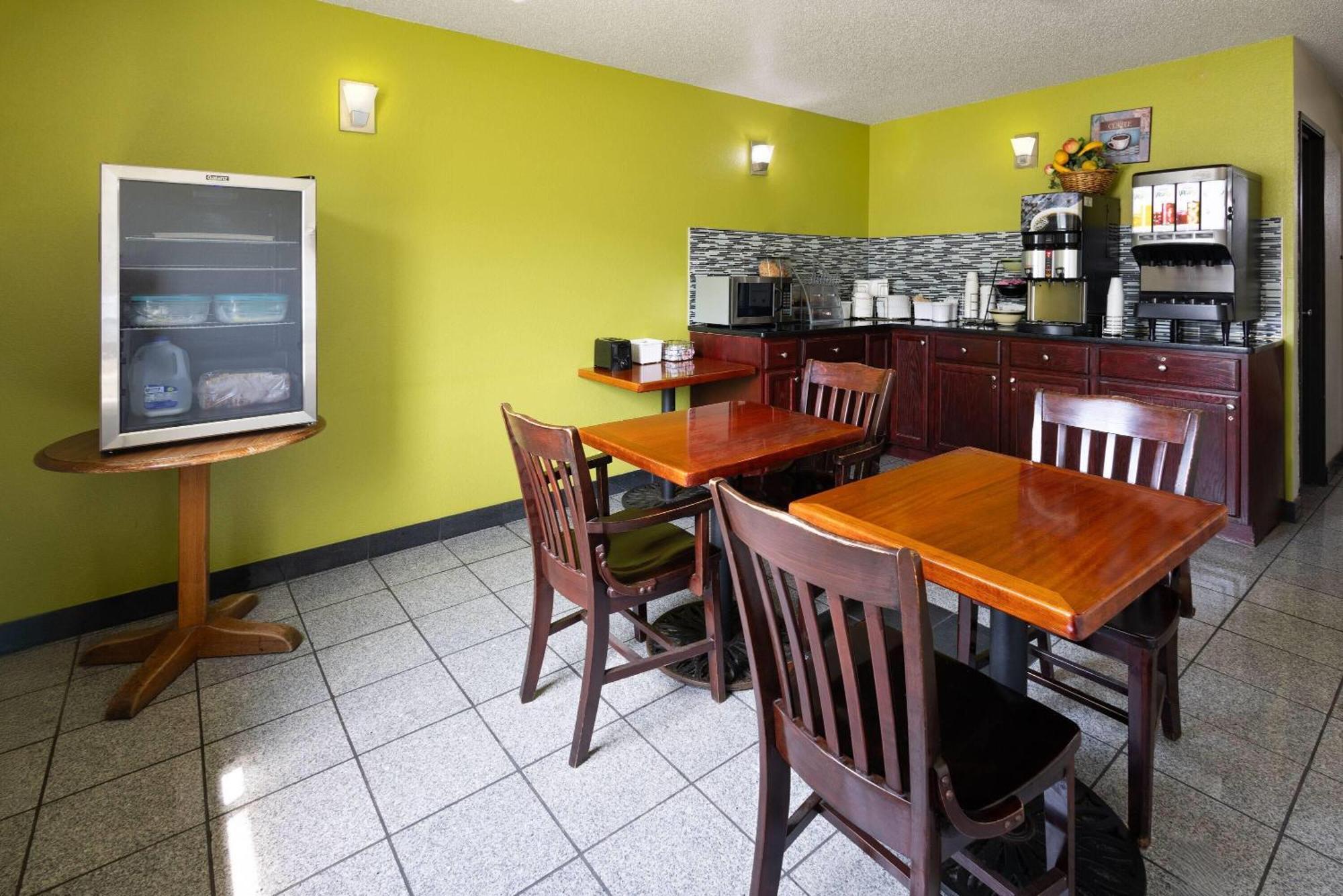 Motel Super 8 By Wyndham Va South Boston