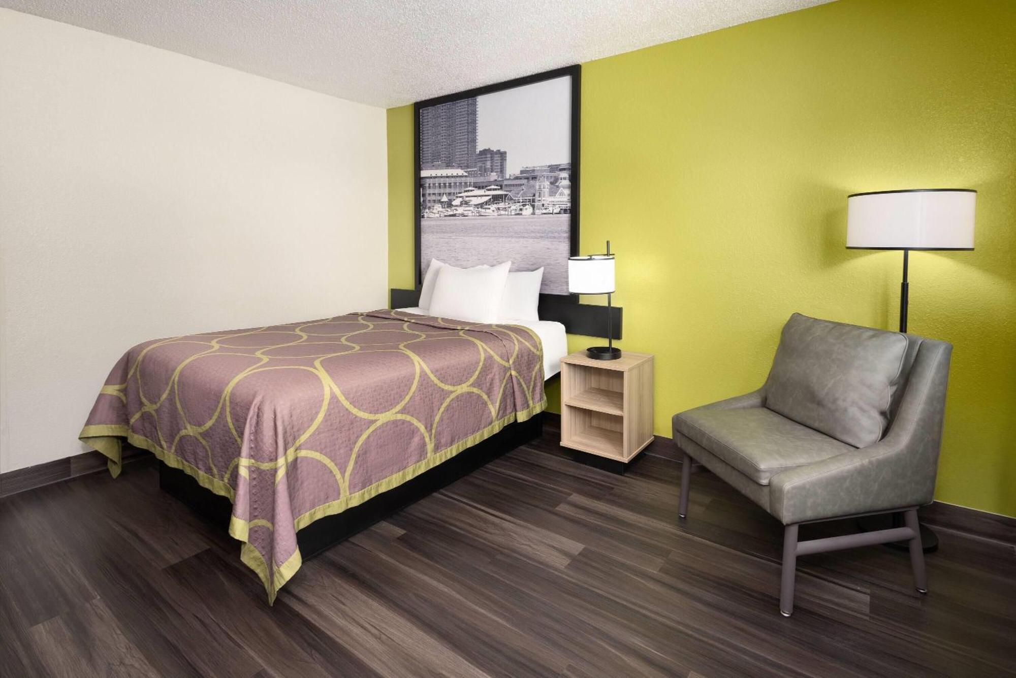 Super 8 By Wyndham Va South Boston