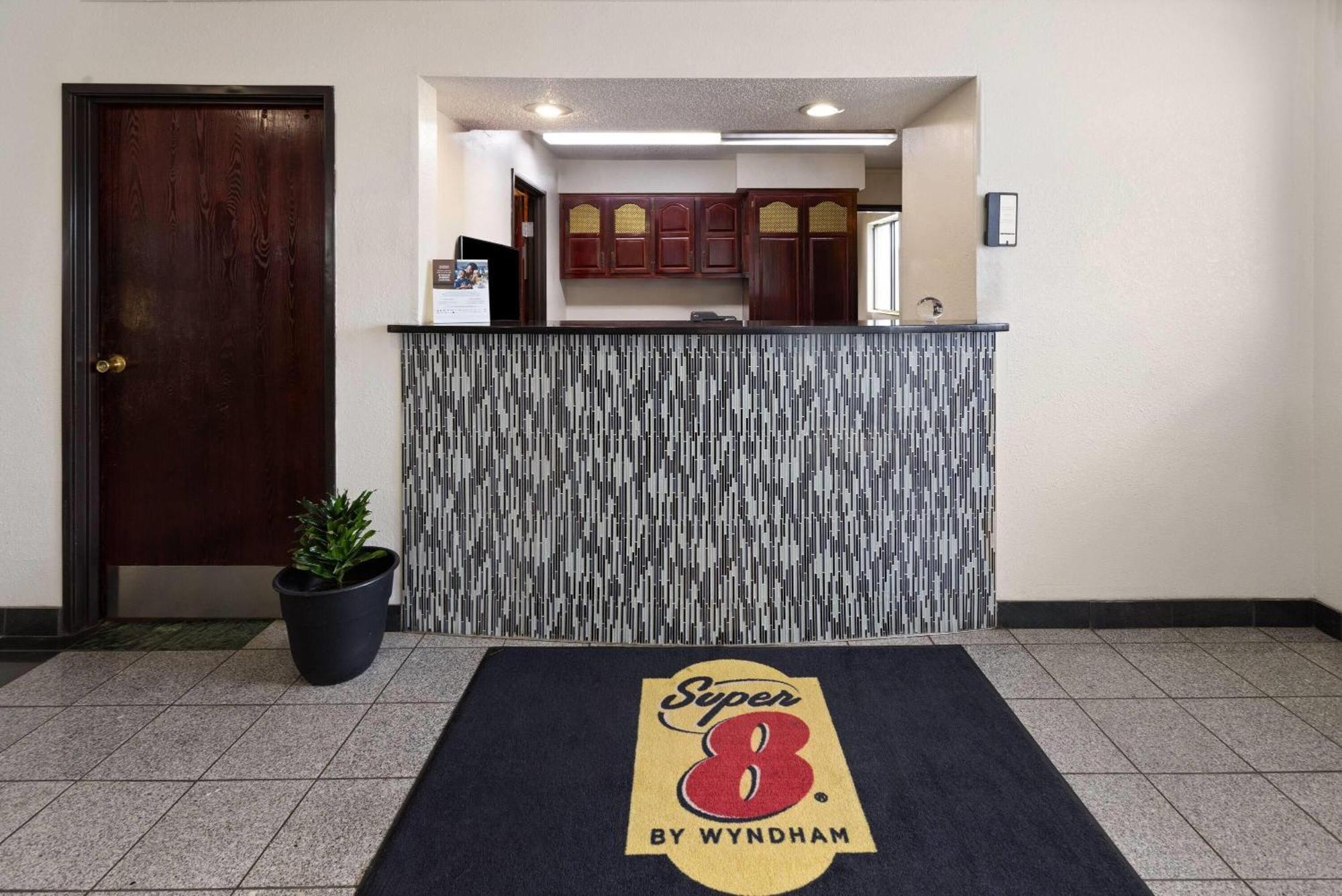 Super 8 By Wyndham Va South Boston