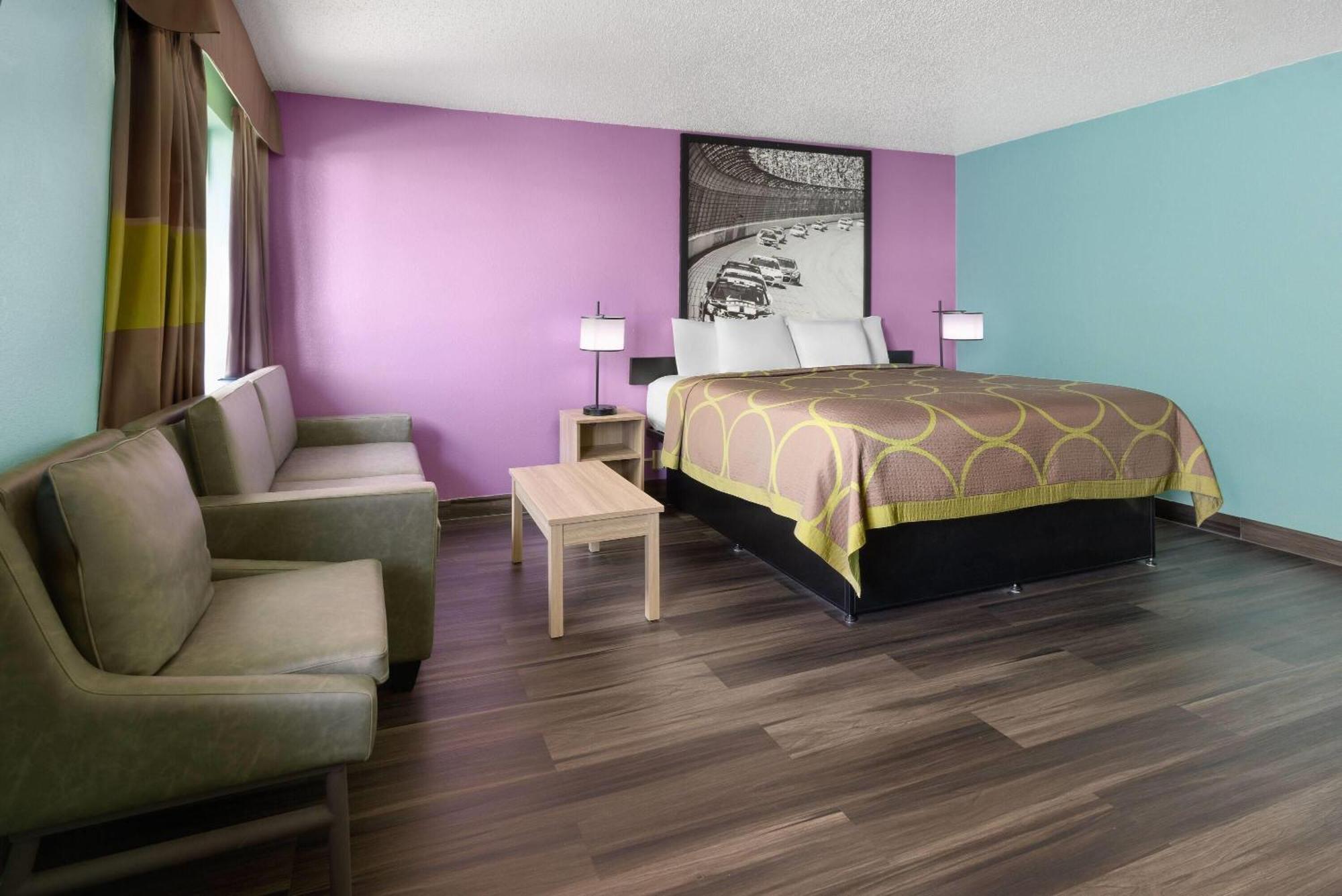 Super 8 By Wyndham Va Motel South Boston