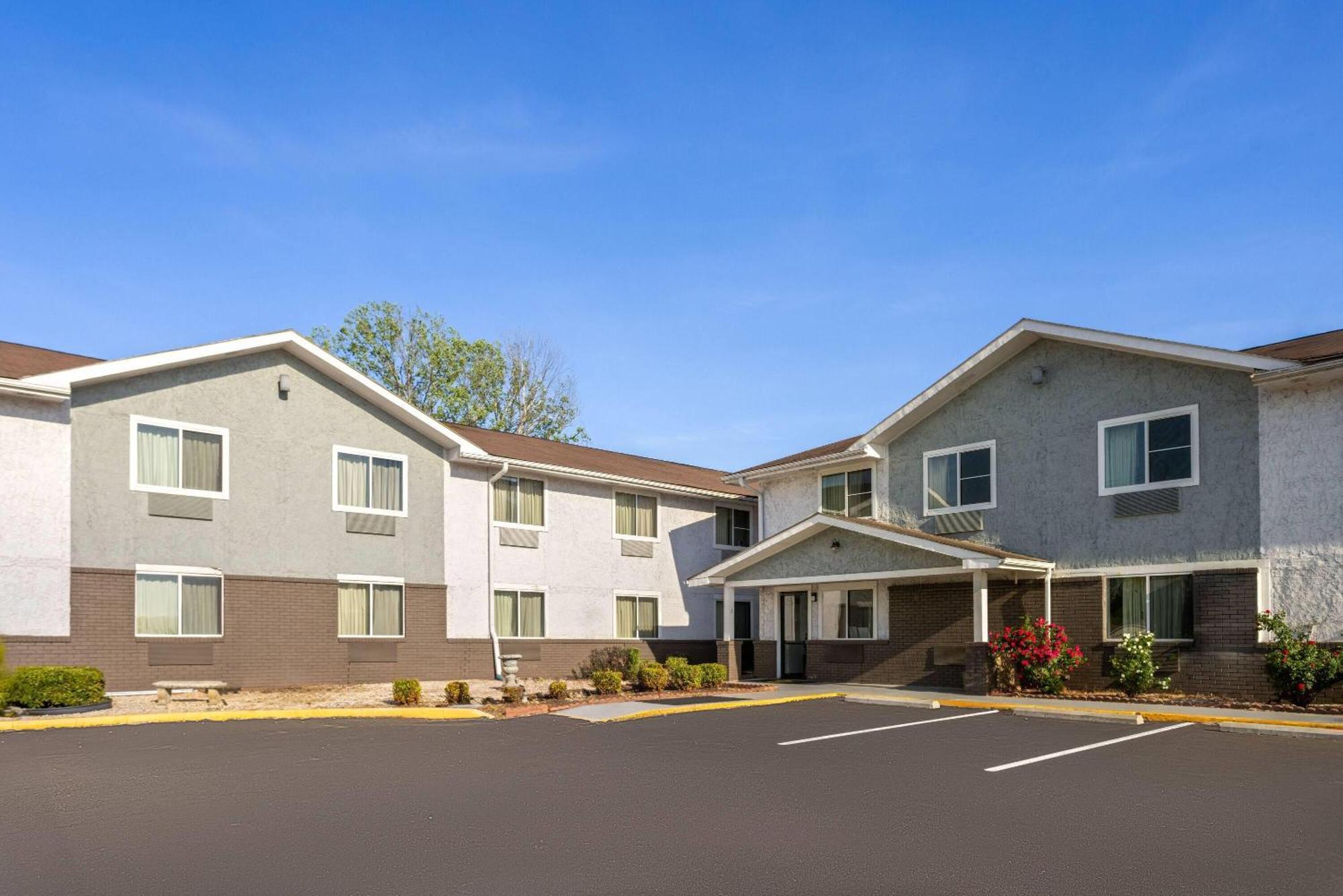 Motel Super 8 By Wyndham Va South Boston