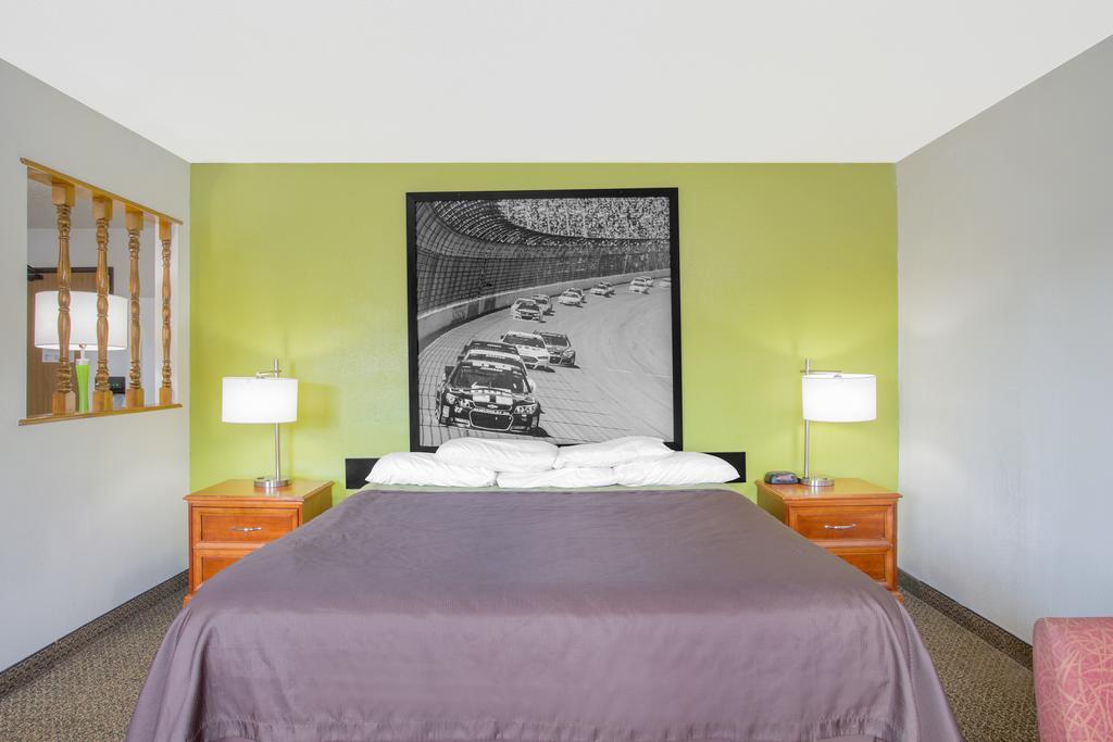 Super 8 By Wyndham Va 2* South Boston